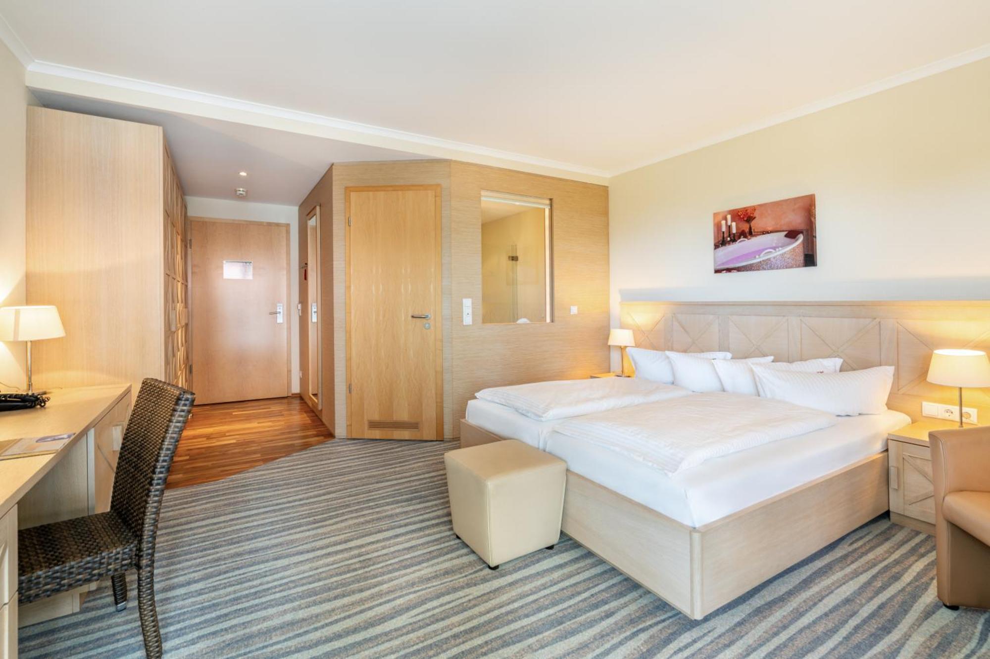 Strandhotel Seerose Kolpinsee Ngoại thất bức ảnh