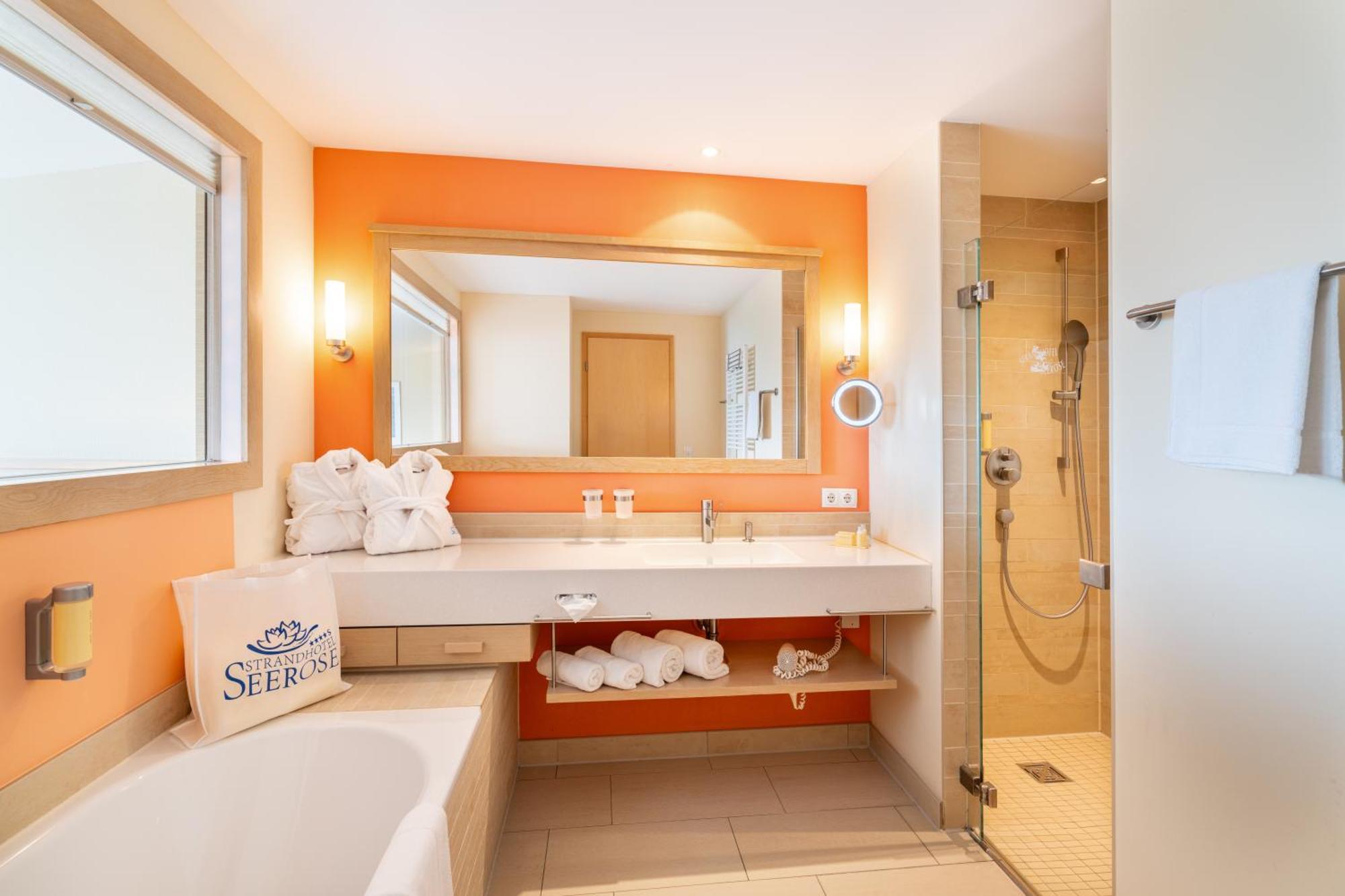 Strandhotel Seerose Kolpinsee Ngoại thất bức ảnh