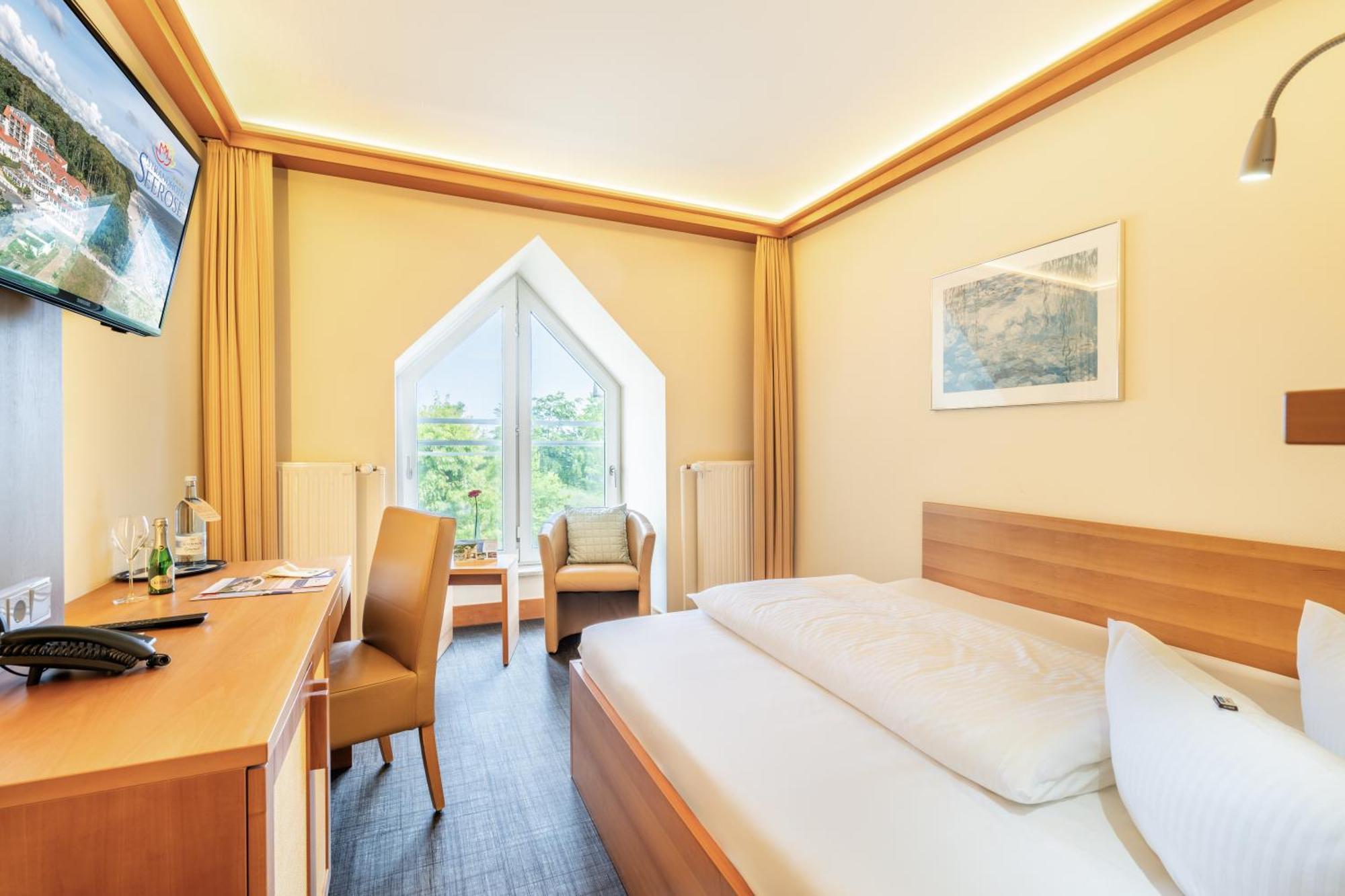 Strandhotel Seerose Kolpinsee Ngoại thất bức ảnh