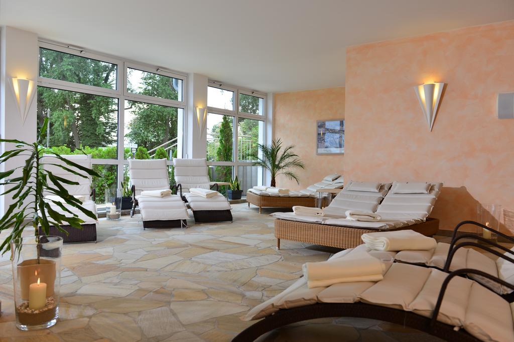 Strandhotel Seerose Kolpinsee Ngoại thất bức ảnh