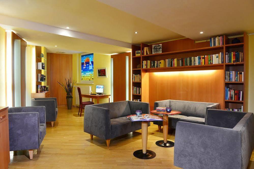 Strandhotel Seerose Kolpinsee Ngoại thất bức ảnh